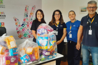 doações de chocolates e absorventes do Sesc Torres