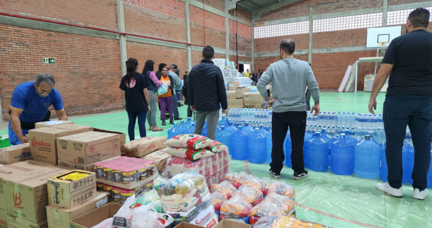 Prefeito Carlos Souza visita Centro de Apoio