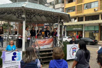 Idosos marcham contra a violência