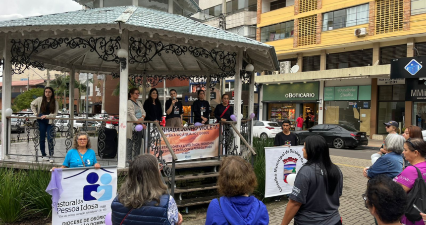 Idosos marcham contra a violência